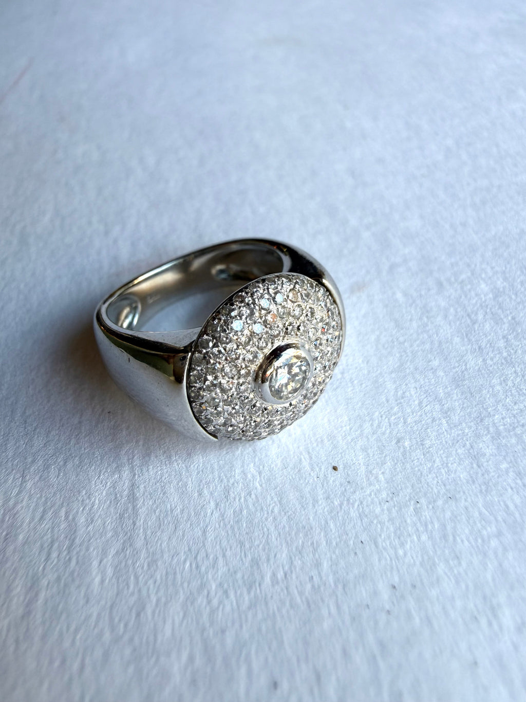White Gold Ring with Round Diamond Pavé