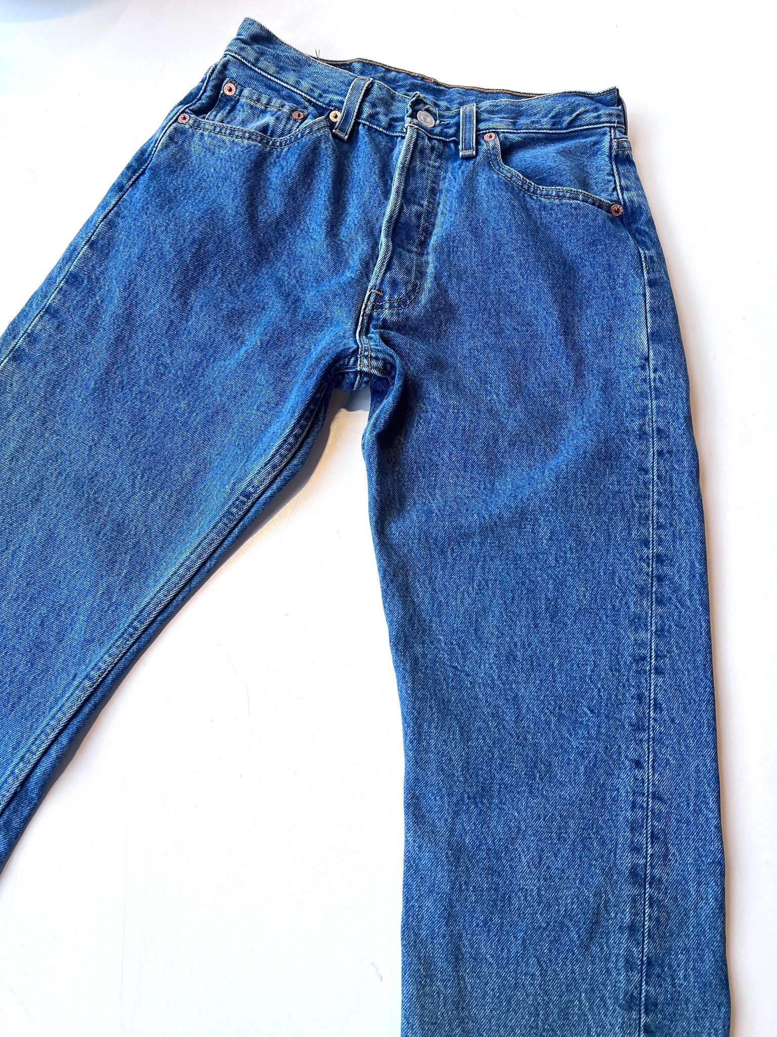 LEVI'S 501 Button Fly 28" x 28"