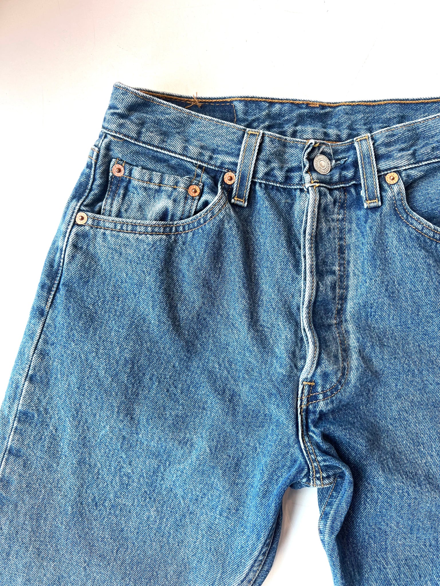 LEVI'S 501 Button Fly 28" x 28"