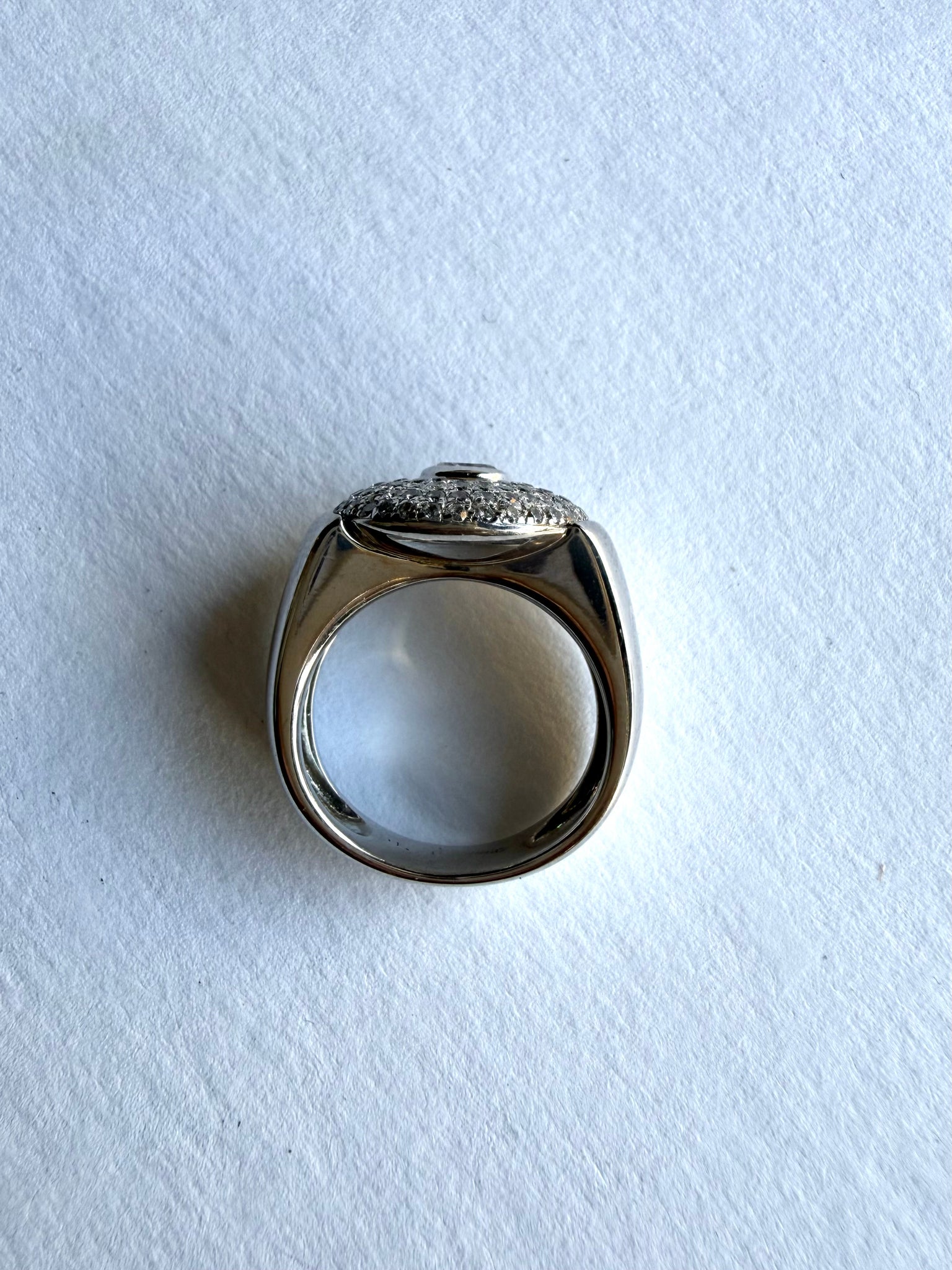 White Gold Ring with Round Diamond Pavé