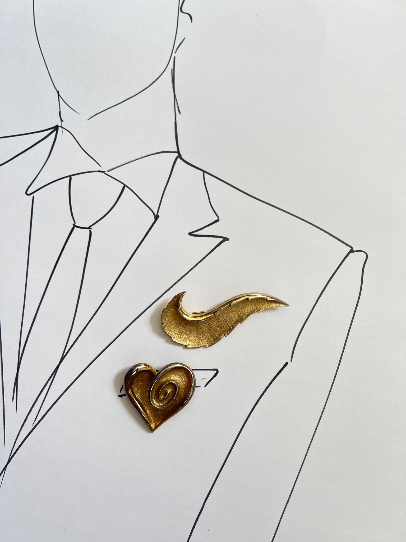 Swoosh Golden Brooch