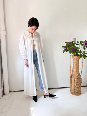 White Pegnoir Robe